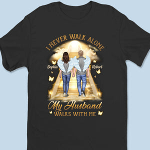 T-shirt unisexe personnalisé, t-shirt premium, sweat à capuche – Cadeaux de condoléances personnalisés pour la perte d'un mari ou d'une femme – Ses ailes guident mes pas