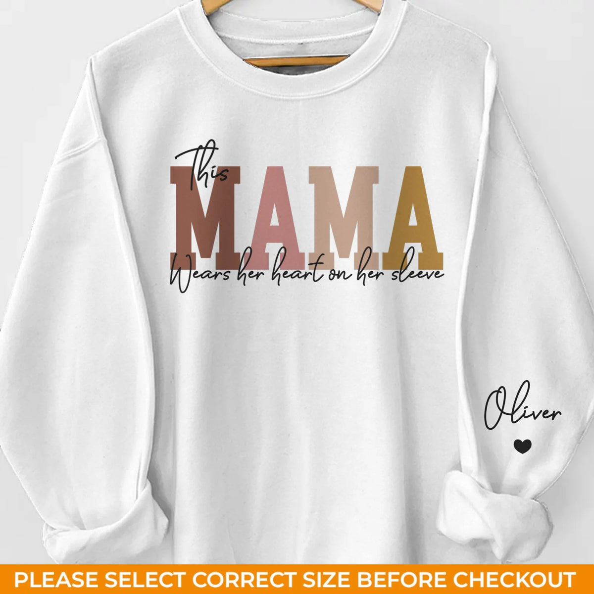 Cette maman porte son cœur sur sa manche - Sweat-shirt unisexe personnalisé pour la famille, sweat à capuche avec motif sur la manche - Cadeau de Noël pour maman, grand-mère
