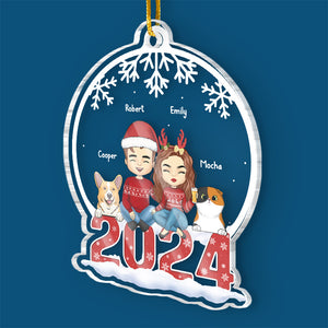 Joyeux Noël pour couple et animaux de compagnie - Décoration personnalisée pour chien et chat - Boule à neige en acrylique - Cadeau de Noël pour les propriétaires et les amoureux des animaux