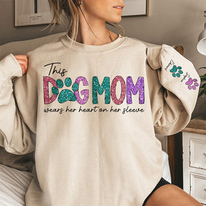 Cette maman à fourrure porte son cœur sur la manche - Sweat-shirt unisexe personnalisé pour chien et chat avec motif sur la manche - Cadeau pour les propriétaires d'animaux et les amoureux des animaux