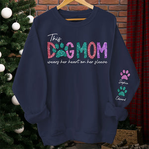 Cette maman à fourrure porte son cœur sur la manche - Sweat-shirt unisexe personnalisé pour chien et chat avec motif sur la manche - Cadeau pour les propriétaires d'animaux et les amoureux des animaux