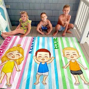 Serviette de plage personnalisée « A Little Vitamin Sea » pour toute la famille - Cadeau idéal pour les vacances d'été, un anniversaire ou une fête à la piscine.