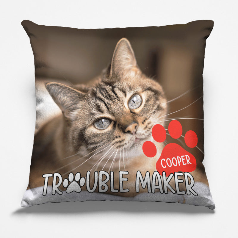 Coussin personnalisé avec photo « Trouble Maker » pour chien et chat – Cadeau pour propriétaires et amoureux des animaux