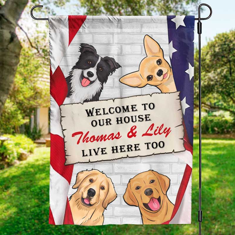 Bienvenue chez nous - Drapeau patriotique personnalisé pour chien et chat - Jour de l'Indépendance, 4 juillet, cadeau pour les propriétaires d'animaux et les amoureux des animaux