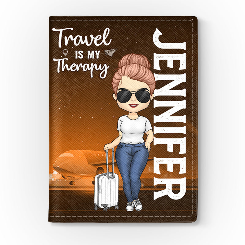 Voyager est ma thérapie - Protection de passeport personnalisée, étui à passeport - Cadeau pour les amoureux du voyage