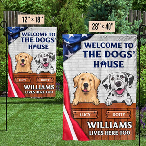 Bienvenue chez les chiens ! Drapeau patriotique personnalisé pour chiens et chats ! Fête de l'Indépendance, 4 juillet, cadeau pour les propriétaires d'animaux et les amoureux des animaux.