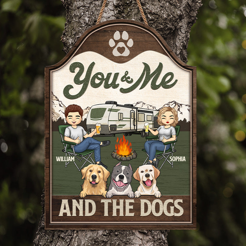 Toi, moi et nos chiens en camping - Panneau en bois personnalisé pour décoration d'intérieur - Cadeau de pendaison de crémaillère pour couples, mari et femme, amateurs de camping, propriétaires d'animaux, amoureux des animaux