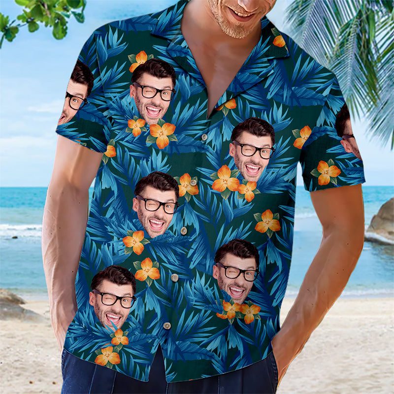 Motif personnalisé de fleurs et feuilles tropicales colorées - Chemise hawaïenne unisexe personnalisée pour couple - Cadeau de vacances d'été, cadeau pour mari et femme
