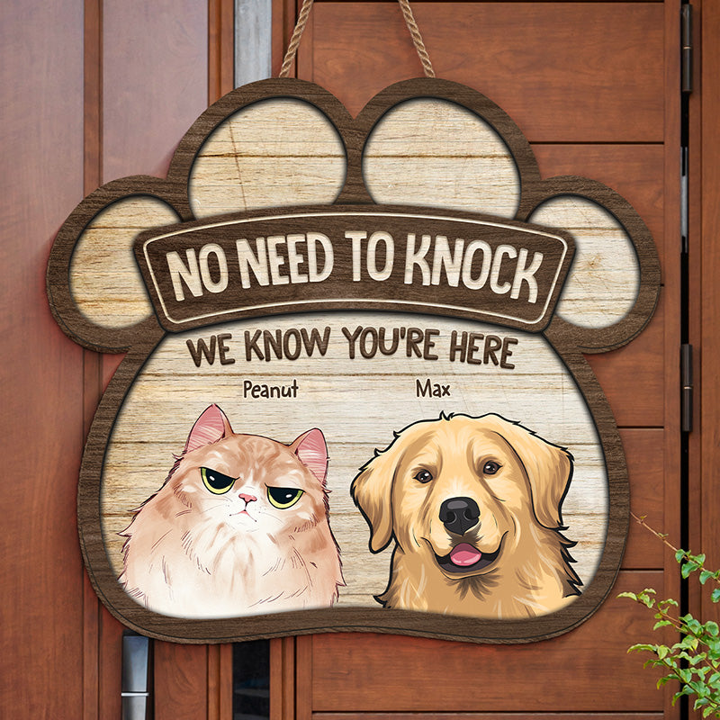 Cette maison est gouvernée par nous - Panneau en bois personnalisé pour chien et chat - Cadeau de pendaison de crémaillère pour propriétaires d'animaux et amoureux des animaux