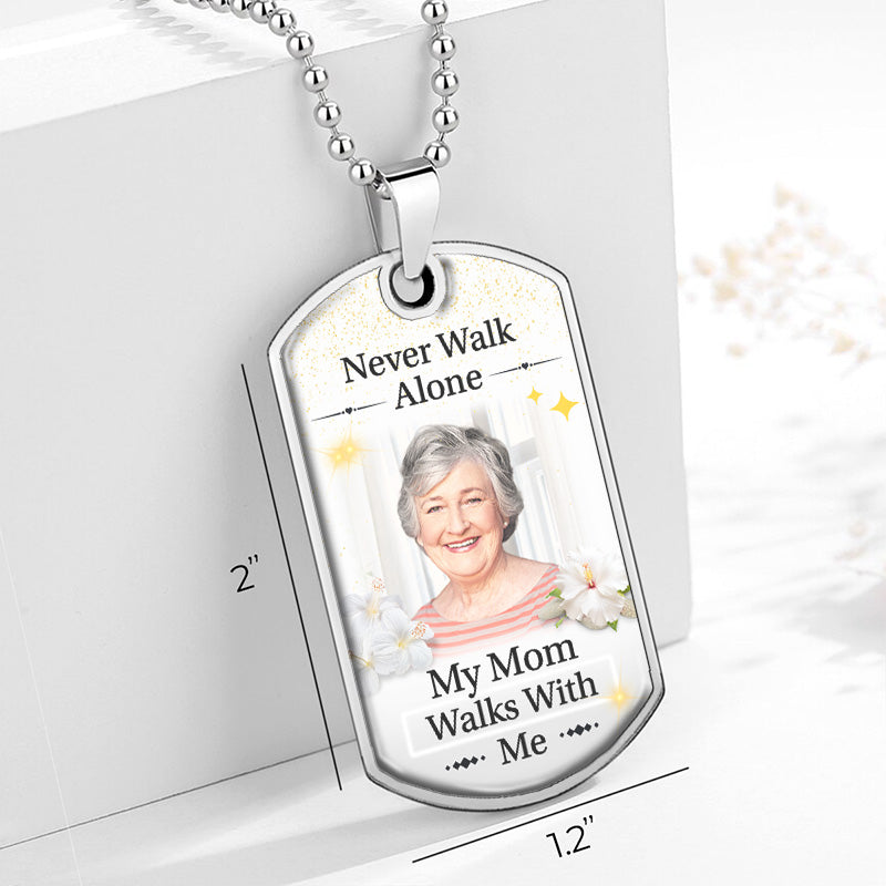 Collier photo personnalisé « Ne marchez jamais seul » - Collier personnalisé commémoratif - Cadeau de condoléances, cadeau pour les membres de la famille