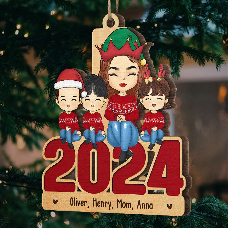 Maman et enfants assis ensemble - Décoration familiale personnalisée - Forme unique en bois - Cadeau de Noël pour les membres de la famille