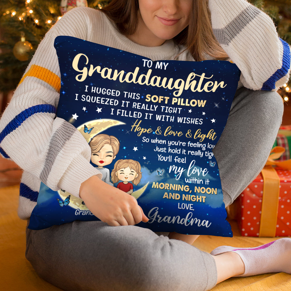 Quand vous vous sentez déprimé, tenez-le très fort - Oreiller personnalisé pour la famille - Cadeau de grand-mère