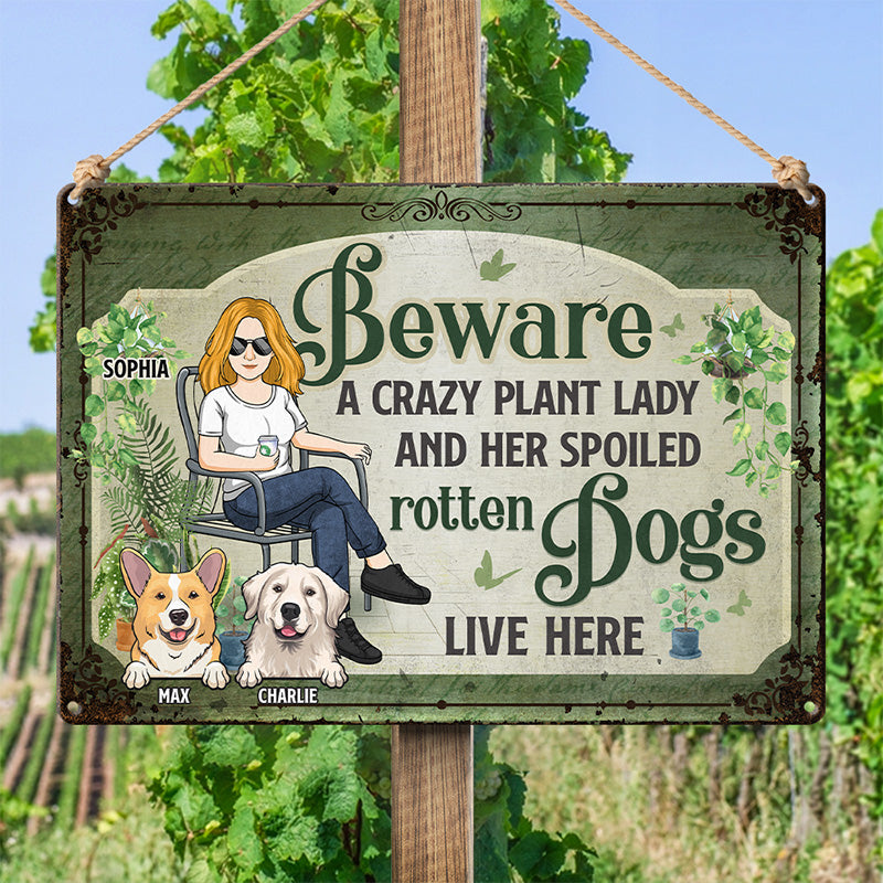 Une folle des plantes et ses animaux vivent ici - Plaque en métal personnalisée pour chien et chat - Cadeau de pendaison de crémaillère pour propriétaires d'animaux, amoureux des animaux et passionnés de jardinage