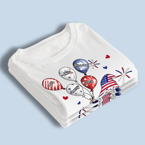 Juillet apporte joie et bonheur, Nana - T-shirt patriotique unisexe personnalisé pour la famille, sweat à capuche, sweat-shirt - Jour de l'Indépendance, 4 juillet, cadeau d'anniversaire pour grand-mère