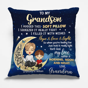 Quand vous vous sentez déprimé, tenez-le très fort - Oreiller personnalisé pour la famille - Cadeau de grand-mère