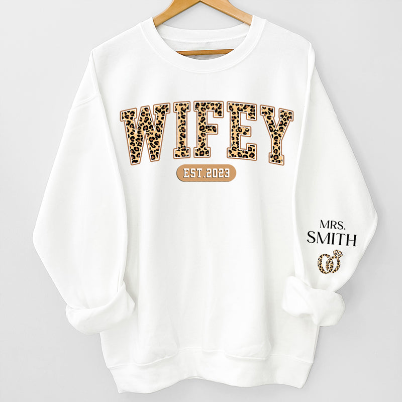 Une épouse heureuse - Sweat-shirt unisexe personnalisé avec motif sur la manche - Cadeau pour mari et femme, anniversaire
