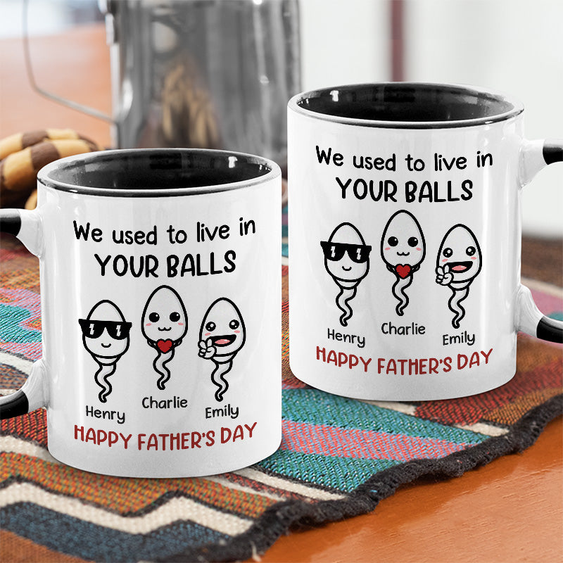 Nous vivions dans tes boules - Tasse personnalisée avec accents pour la famille - Cadeau pour la fête des pères, la fête des mères et un anniversaire pour papa et maman