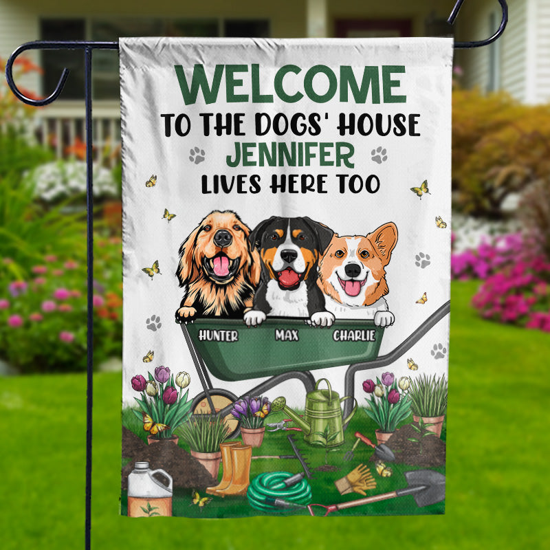 Bienvenue chez les chiens ! Drapeau personnalisé pour chien ! Cadeau pour les propriétaires et les amoureux des animaux.