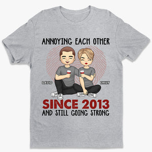 Nous nous ennuyons mutuellement depuis de nombreuses années et sommes toujours aussi forts - T-shirt unisexe personnalisé pour couple, sweat à capuche, sweat-shirt - Cadeau pour mari et femme, anniversaire