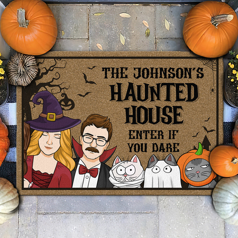 La Maison Hantée - Tapis décoratif personnalisé pour couple, décoration d'intérieur, sorcière - Cadeau d'Halloween pour sorcières, mari, femme, propriétaires d'animaux, amoureux des animaux