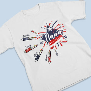 Bébé, tu es un feu d'artifice - T-shirt patriotique unisexe personnalisé pour la famille, sweat à capuche, sweat-shirt - Jour de l'Indépendance, 4 juillet, cadeau d'anniversaire pour grand-mère