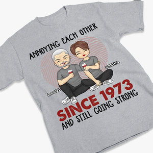 Nous nous ennuyons mutuellement depuis de nombreuses années et sommes toujours aussi forts - T-shirt unisexe personnalisé pour couple, sweat à capuche, sweat-shirt - Cadeau pour mari et femme, anniversaire