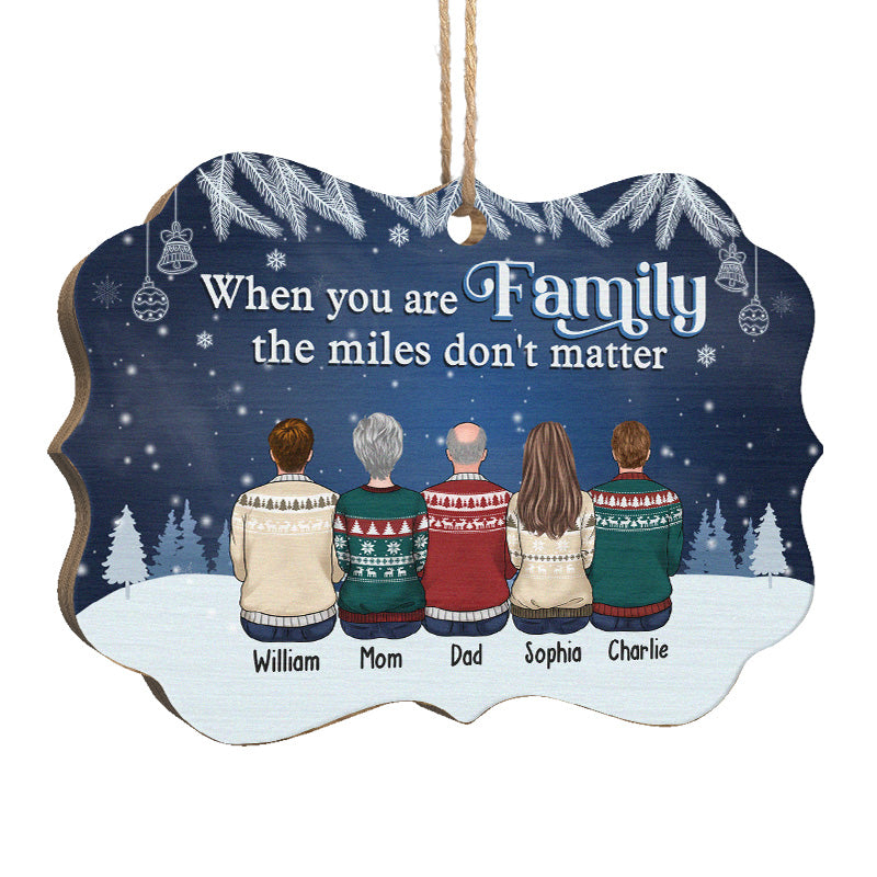 Les kilomètres ne comptent pas - Décoration familiale personnalisée - Bois en forme de Benelux - Cadeau de Noël pour les membres de la famille