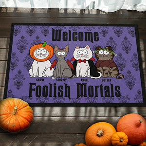 Chat Bienvenue aux Mortels Insensés - Tapis décoratif personnalisé pour la maison - Cadeau d'Halloween pour les propriétaires et les amoureux des animaux