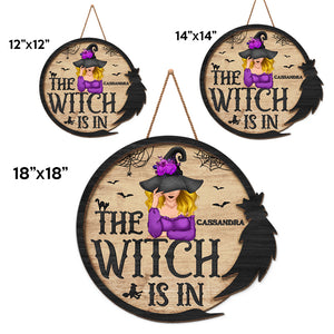 La sorcière est là - Décoration d'intérieur ronde personnalisée en bois - Cadeau d'Halloween pour les sorcières, vous-même
