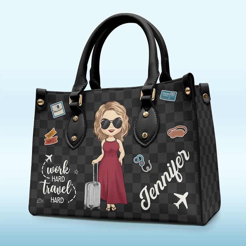 Travaillez dur, voyagez dur - Sac à main en cuir personnalisé - Cadeau pour les amoureux du voyage