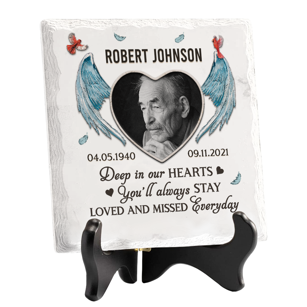 Photo personnalisée « Au fond de nos cœurs, tu resteras toujours » - Plaque commémorative personnalisée en céramique de forme carrée avec support - Cadeau de condoléances, cadeau pour les membres de la famille