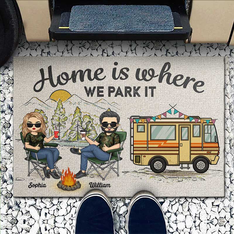 Le grand air est mon endroit préféré - Tapis décoratif personnalisé pour la maison - Cadeau de pendaison de crémaillère pour mari, femme et amoureux du camping
