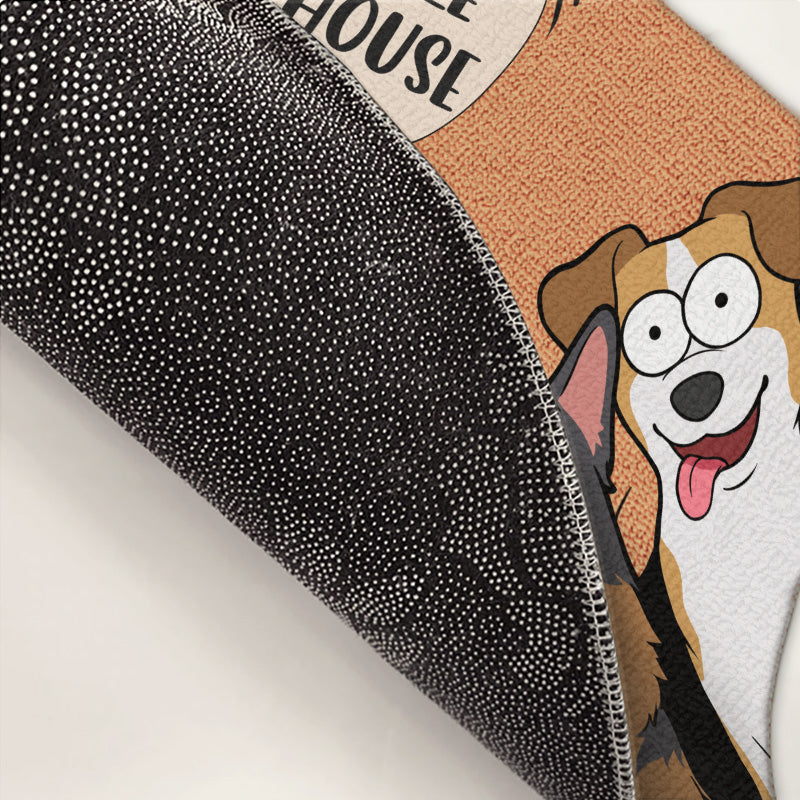 Les bébés à fourrure règnent sur la maison - Tapis décoratif personnalisé pour chien - Cadeau pour les propriétaires et les amoureux des animaux