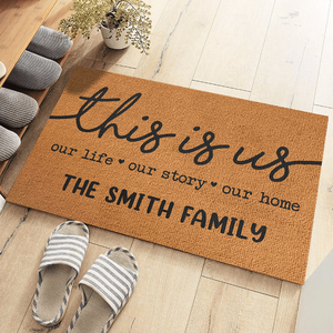 Notre vie, notre histoire, notre maison - Tapis décoratif personnalisé pour la famille - Cadeau pour les membres de la famille
