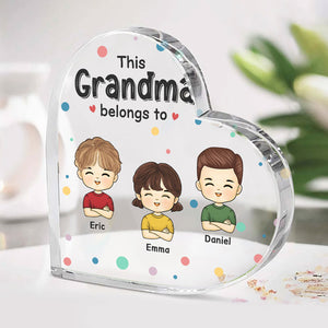 Cette grand-mère appartient à - Plaque acrylique personnalisée en forme de cœur pour la famille - Cadeau d'anniversaire pour grand-mère et fête des mères