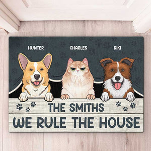 Nous régnons sur la maison - Tapis décoratif personnalisé pour chien et chat - Cadeau pour les propriétaires d'animaux et les amoureux des animaux
