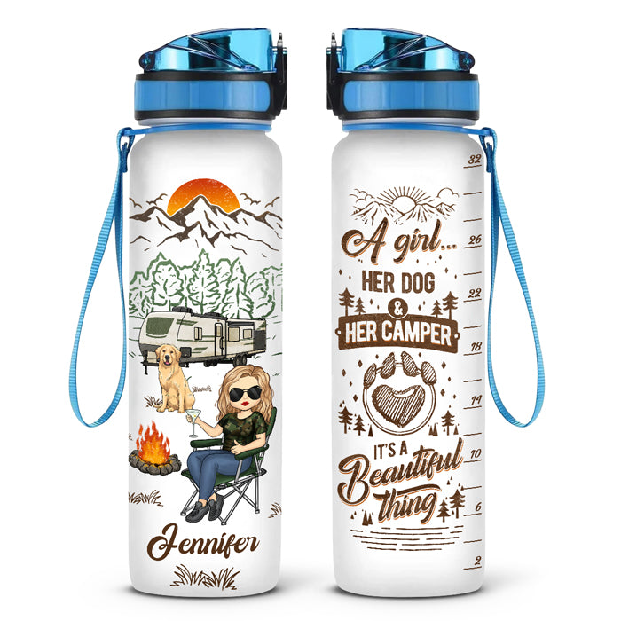 Une fille, ses chiens et son camping-car - Bouteille d'eau personnalisée avec suivi - Cadeau pour les amateurs de camping, les propriétaires d'animaux et les amoureux des animaux