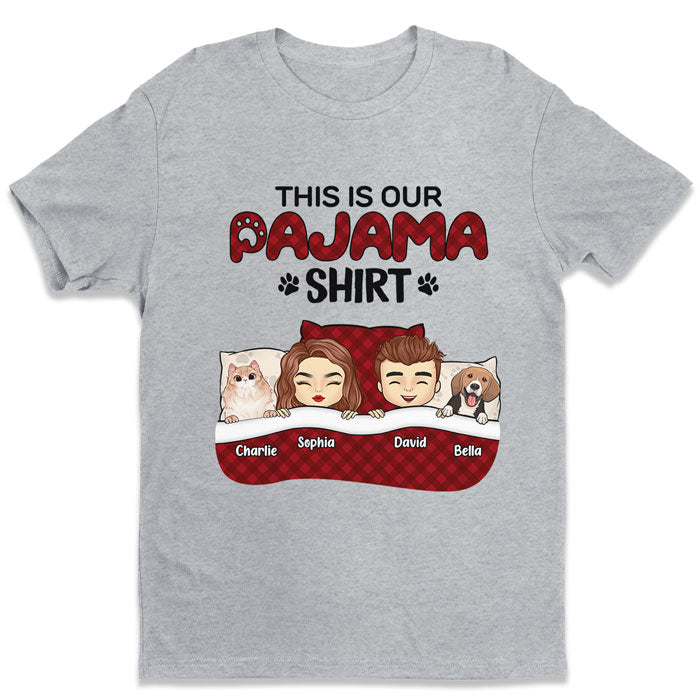 T-shirt unisexe personnalisé « This Is Our Pajama » - Cadeau pour couples, propriétaires d'animaux et amoureux des animaux