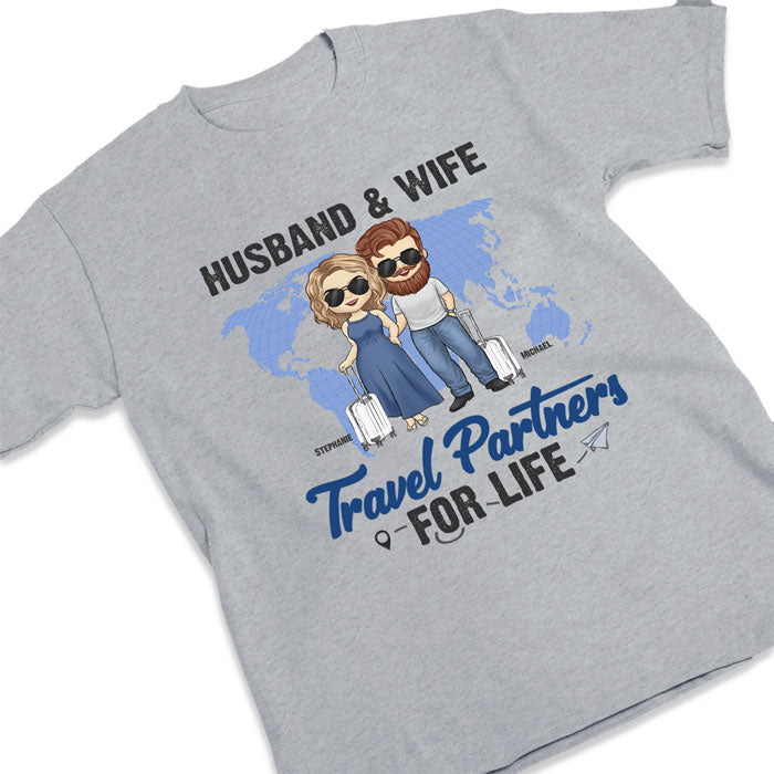 Mari et femme, partenaires de voyage pour la vie - Cadeau pour couple, mari et femme - T-shirt unisexe personnalisé