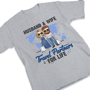 Mari et femme, partenaires de voyage pour la vie - Cadeau pour couple, mari et femme - T-shirt unisexe personnalisé