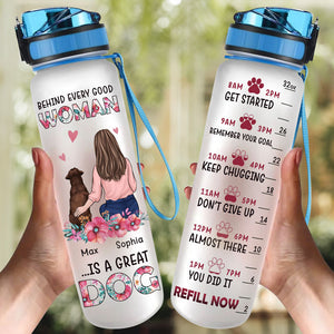 Juste une femme qui aime ses chiens - Bouteille d'eau personnalisée avec suivi de l'eau - Cadeau pour les propriétaires et les amoureux des animaux