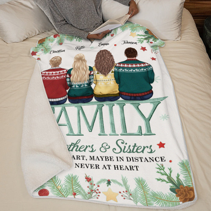 Les membres de la famille ne sont jamais séparés au fond du cœur - Couverture personnalisée pour la famille - Cadeau de Noël pour les frères et sœurs