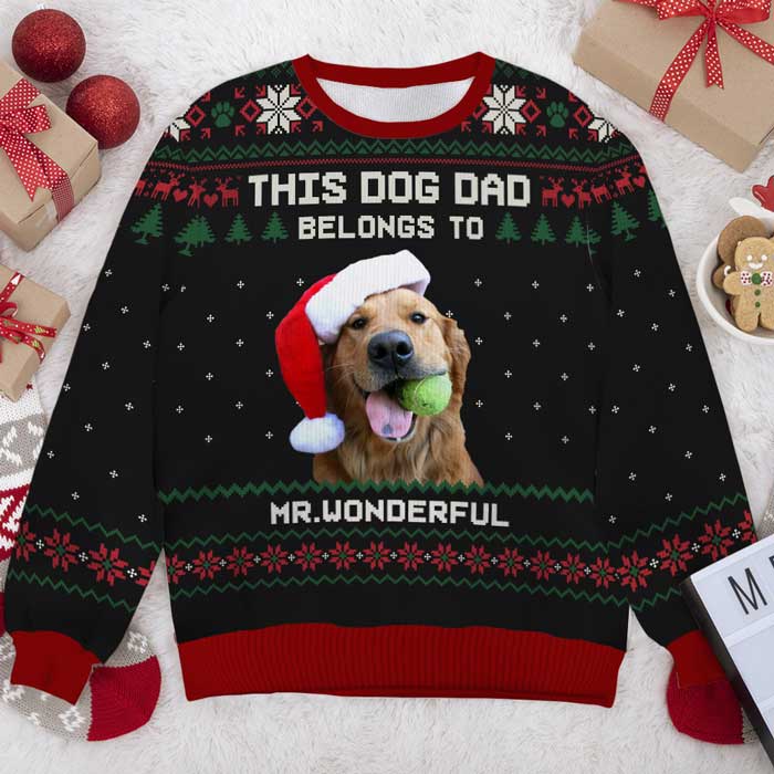 Ce papa chien appartient à - Sweat-shirt de Noël unisexe personnalisé, sweat-shirt en laine, sweat-shirt imprimé intégral - Télécharger une image, cadeau pour les amoureux des chiens, amoureux des animaux, cadeau de Noël