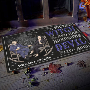 Une méchante sorcière et un beau diable - Tapis décoratif personnalisé - Cadeau pour couple, mari et femme, cadeau d'Halloween