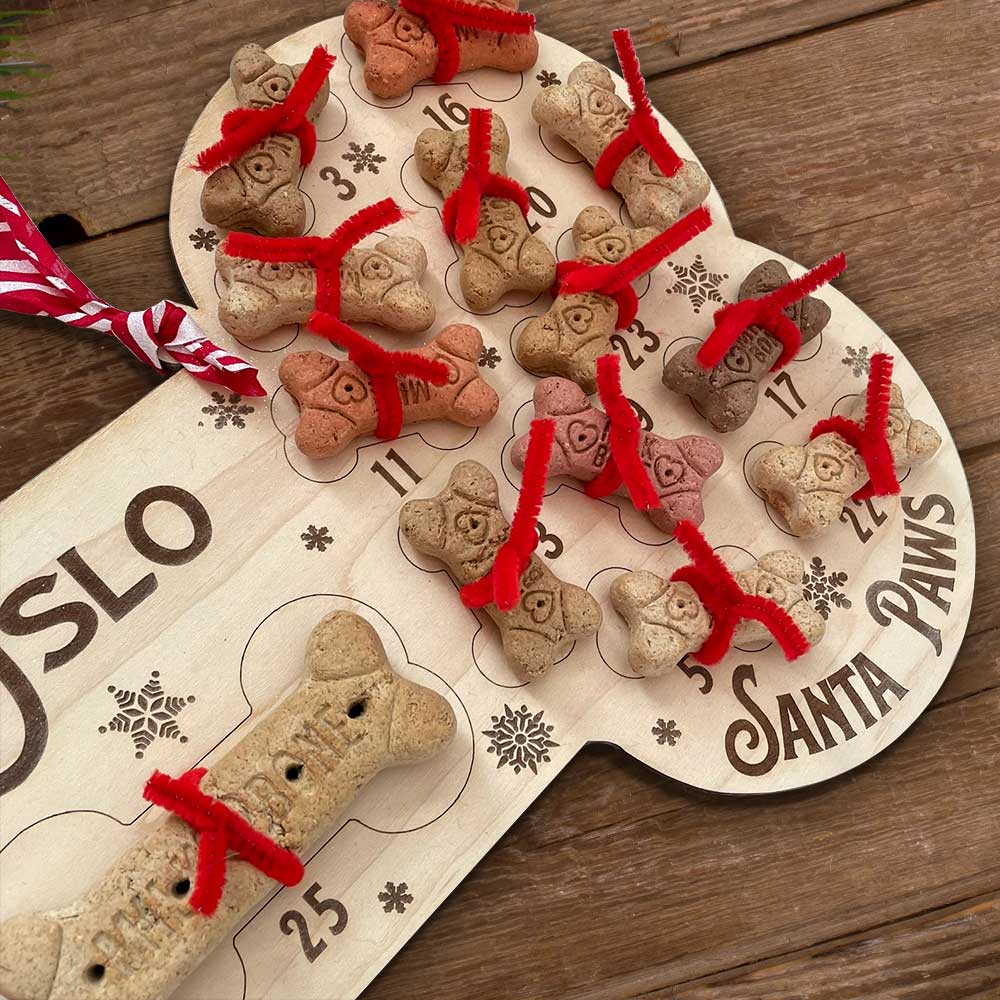 Compte à rebours avant le Père Noël - Avent personnalisé pour chien - Panneau en bois avec friandises pour animaux de compagnie - Cadeau de Noël pour les propriétaires et les amoureux des animaux