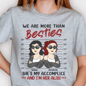 Elle est ma complice, je suis son alibi - T-shirt unisexe personnalisé, sweat à capuche - Cadeau pour meilleure amie