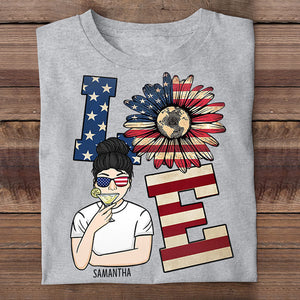 The Best American Mom - Gift For 4th Of July - Personalized Unisex T-Shirt.