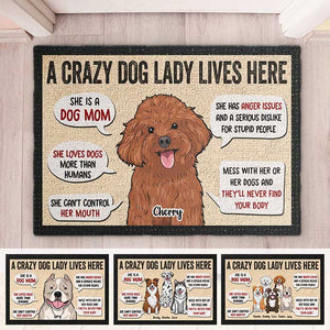 Une folle aux chiens vit ici - Cadeau pour maman de chien, tapis décoratif personnalisé