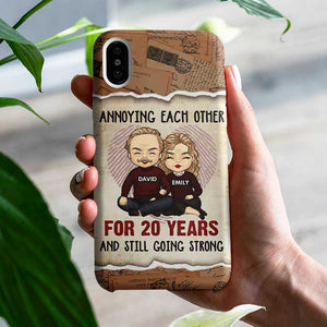 S'agacer et rester forts - Cadeau pour couple, mari et femme, coque de téléphone personnalisée