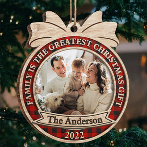 La famille est le plus beau cadeau de Noël ! Décoration de Noël ronde en bois personnalisée avec photo ! Télécharger une image, cadeau pour la famille, cadeau de Noël